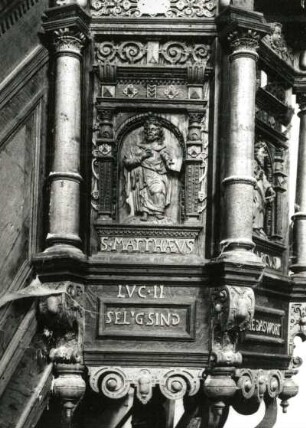 Kanzelkorb mit dem Evangelisten Matthäus