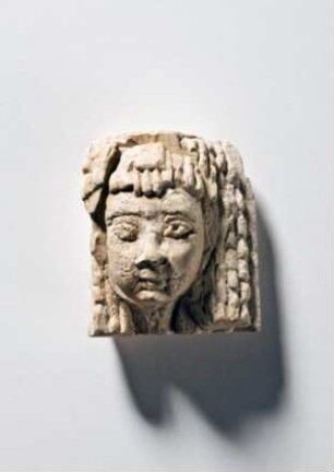 Elfenbeinrelief: Frauenkopf