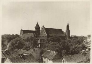 Ostpreußen. Ansicht der, von 1353 -1360 im Stil der Backsteingotik errichteten, Deutschordensburg Allenstein