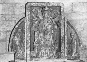 Madonna, begleitet von den Äbtissinnen Milada Maria und Bertha, dem König Ottokar I. Přemysl und seiner Tochter Agnes