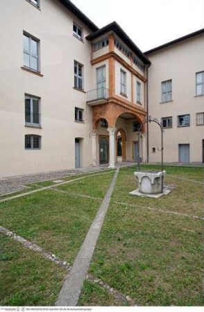 Palazzo Bevilacqua Boschi & Palazzo Bevilacqua Costabili, Zweiter Hof