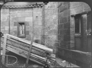 Dresden-Südvorstadt, Nürnberger Straße / Hohe Straße. Ruine der Zionskirche (1908-1912, R. Schilling, J. W. Gräbner; Zerstörung 1945, als Lapidarium genutzt). Teilansicht