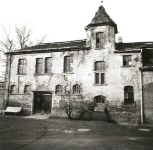 Böhlen-Großdeuben, Hauptstraße 52. Kommunaler Friedhof. Ehemaliges Gärtner- und Kutscherhaus (um 1900)