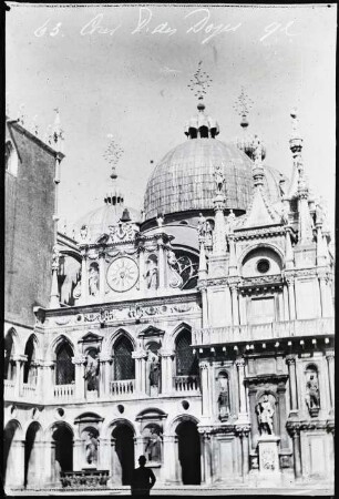Venedig. Innenhof des Palazzo Ducale mit dem Arco Foscari