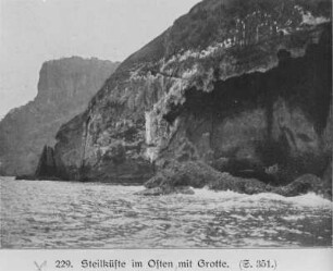 Steilküste : Die Steilküste im Osten von Gran Canaria mit Grotte