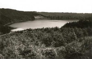 Pulvermaar bei Gillenfeld (74 m tief)