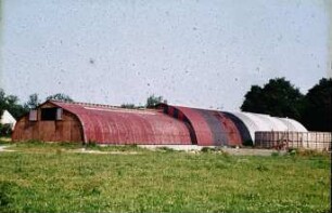 Fotografie: Stallsystem, Betriebsgebäude, Güllebehälter