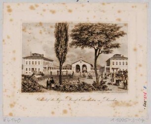 Der Kopfbau des Leipziger Bahnhofes zwischen der Leipziger Straße und Eisenbahnstraße in Dresden-Neustadt, 1839 eingeweiht, Blick nach Norden