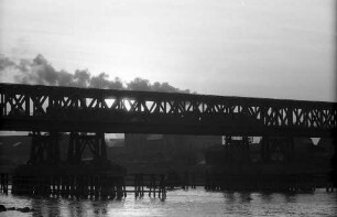 Rheinbrücke bei Maxau.