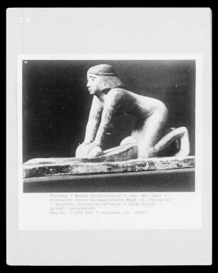Statuette einer kornmahlenden Magd (6. Dynastie)