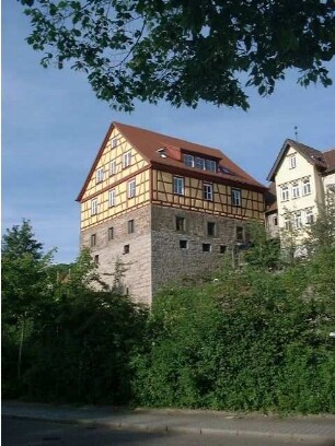 Gelbinger Vorstadt - Stadtbefestigung-Mühlenbollwerk von Süden mit neuzeitlichen Fachwerk-Obergeschossen-30052004Sta_