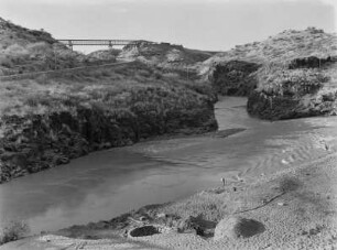 Im Hauasch-Tal : Brücke über einen Fluss im Hauasch-Tal im Hochland von Abessinien