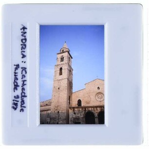 Andria, Kathedrale : Hauptfassade, Glockenturm
