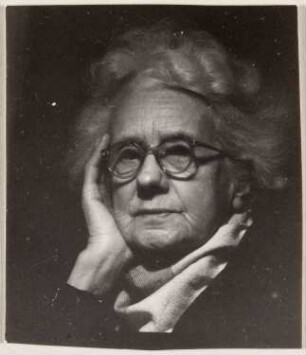 Portrait der Fotografin Grete Back