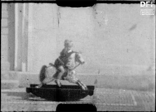 Kurz-Heinz mit Schaukelpferd (1905)