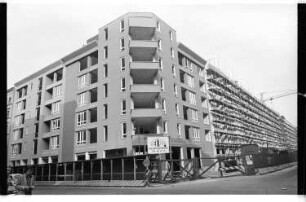 Kleinbildnegativ: Naunynstraße, Ecke Mariannenstraße, 1977