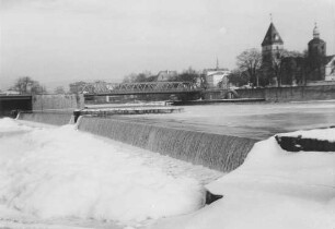 Wehr Hameln/Oberweser im Eis