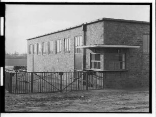 Stadion-Anlagen Nr. 5 : [Eingangsbereich, Kassenhäuschen]