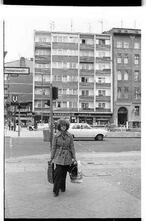 Kleinbildnegativ: Gneisenaustraße, Ecke Zossener Straße, 1978