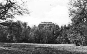 Weißenberg-Gröditz. Blick zum ehem. Schloß, TBC-Kurheim, Ansichtskarte
