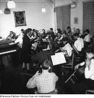 Junge Pioniere Kulturarbeit; Volksmusikschule; Jugend-Rotkreuz