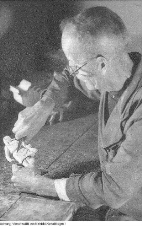 Seiffen, Spielzeugherstellung in Heimarbeit, 1945