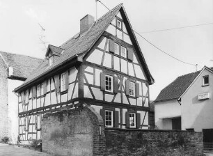 Frankfurt, Alt-Erlenbach 26a