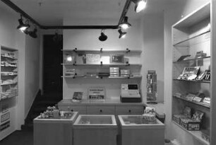 Wiedereröffnung der Stempelfabrik, Gravieranstalt und Druckerei Friedrich Klett GmbH in der Kaiserstraße 58 - 60