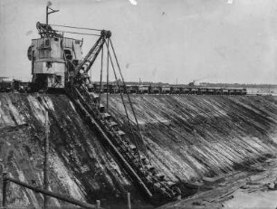 Kohlegrube : Schauffelbagger im Braunkohletagebau