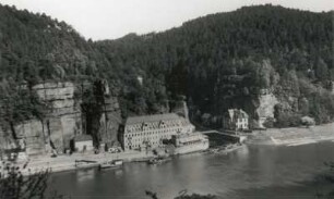 Herrnskretschen, Mündung des Kamnitzbaches : Herrnskretschen (Hřensko). Ortsteil an der Mündung des Kamnitzbaches in die Elbe