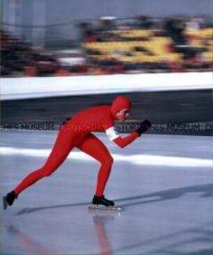 Rote Eisschnellläuferin