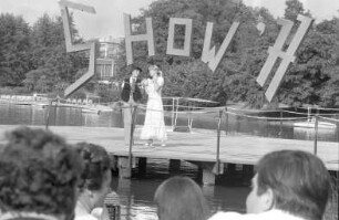 "Show ´77" auf der Seebühne im Stadtgarten, veranstaltet vom Patientenfunk des Vincentiuskrankenhauses