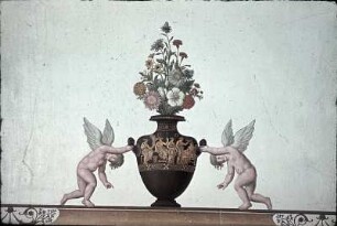 Putten mit antiken Vasen, florale Motive und Darstellung der Göttin Flora mit Begleitern