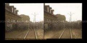 Deutsche Infanterie an der Bahnstrecke bei Lodz