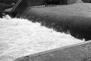 Hausen im Wiesental: Wehr der Wiese, näher