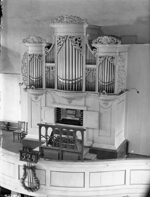 Zweimanualige Orgel op. 34, Crostau : Silbermann, Gottfried: Zweimanualige Orgel II/20 op. 34 (1731-1732; G. Silbermann, Fassung wohl noch J. C. Buzäus). Crostau, Dorfkirche
