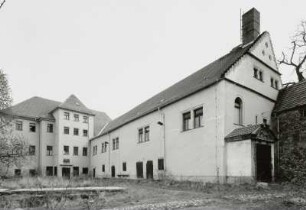 Dohna-Borthen, Kleinborthener Straße 10/12. Neues Schloß (um 1700)