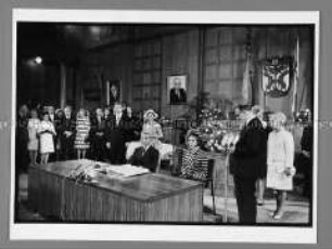 Empfang des Schahs von Persien im Rathaus Schöneberg