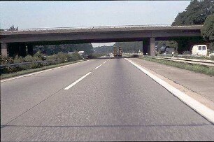 Hauptfahrbahn West (Karlsruhe Richtung Basel): Brücke von Norden