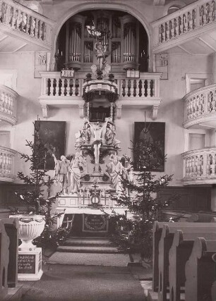 Carlsfeld, Dreifaltigkeitskirche : Carlsfeld. Dreifaltigkeitskirche J.G.Roth. J.H. Böhme. Orgelempore und Kanzelaltar
