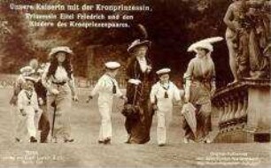 Auguste Viktoria, Kronprinzessin Cecilie und Prinzessin Sofie Charlotte mit den Prinzen Wilhelm, Louis Ferdinand und Hubertus
