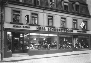 Roßwein. Wohn- und Geschäftshaus (Herren- und Damenmoden Karl Schwerdtfeger), Döbelner Straße 4. Straßenansicht