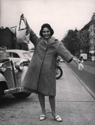 [Judith Dornys auf der Straße]