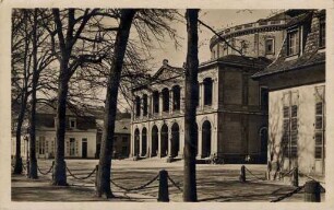 Postkartenalbum mit Motiven von Karlsruhe. "Karlsruhe in Baden, Landestheater"