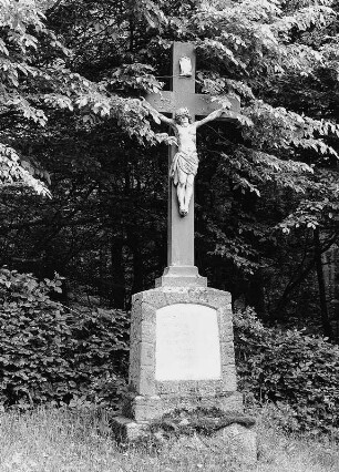Friedhofskreuz; Schlangenbad, Helgengründchen