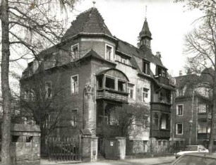 Dresden-Trachau, Wilder-Mann-Straße 41. Wohnhaus (um 1904). Straßenansicht mit Einfriedung