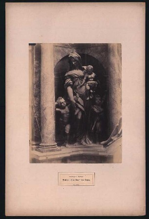 Freiberg, Dom. Fürstengruft (1585-1594, G. M. Nosseni). Standfigur Caritas