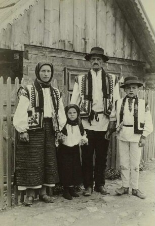 Ruthenische Familie aus Rahó (heute Rachiw / Ukraine)