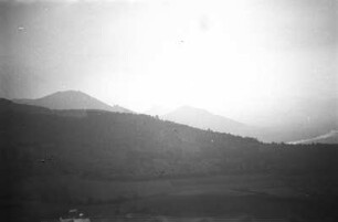 Hügellandschaft : Blick auf eine hügelige Landschaft in der Tschechei.