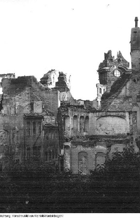 Dresden, Blick von der Brühlschen Terrasse zur Ruine der Frauenkirche, 1945